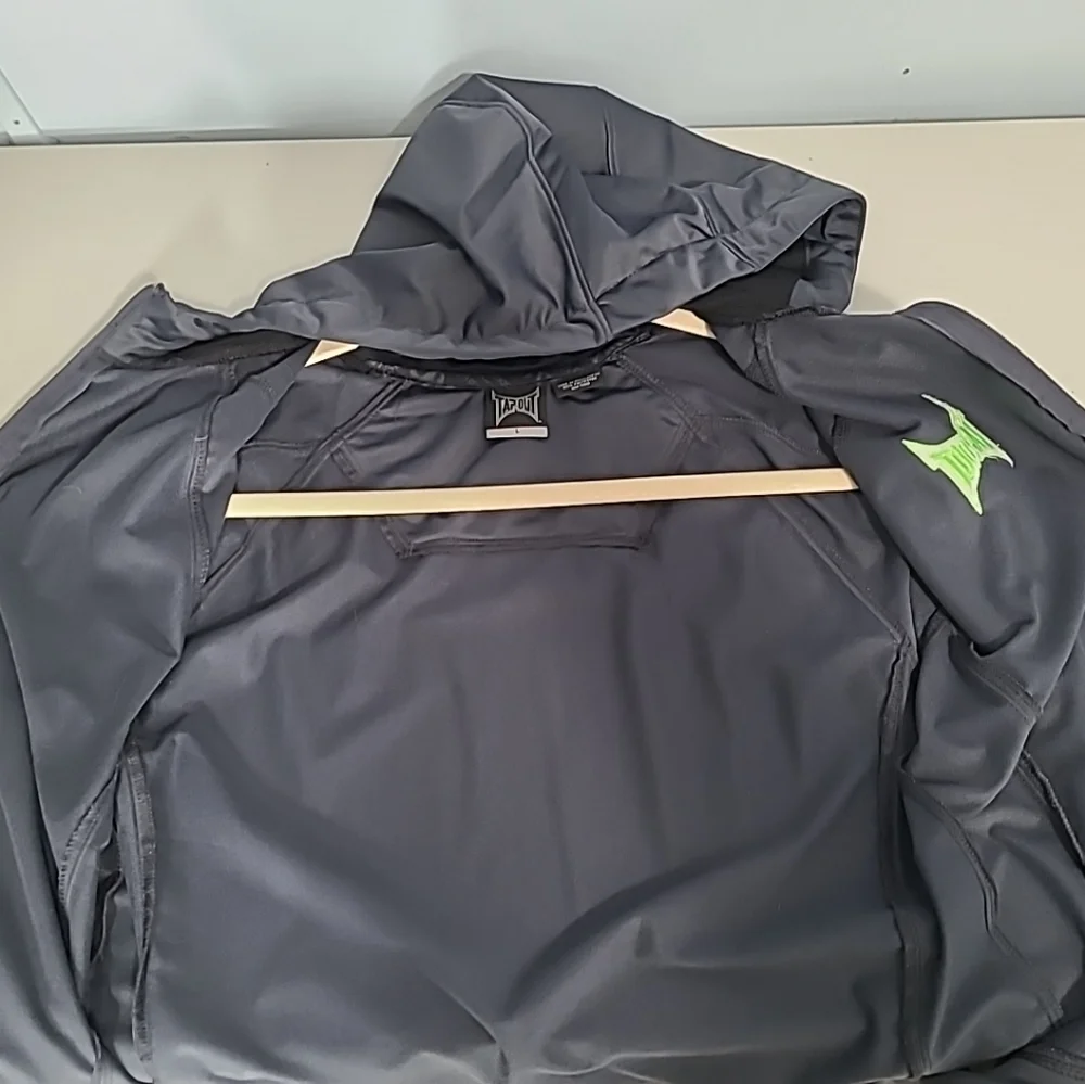 Vintage‎ Y2K Tapout Hoodie L MMA Grunge Skater Goth Emo Punk